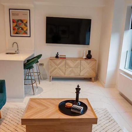 Luxury Apartment: City Centre, Stylish, Modern チェスター エクステリア 写真