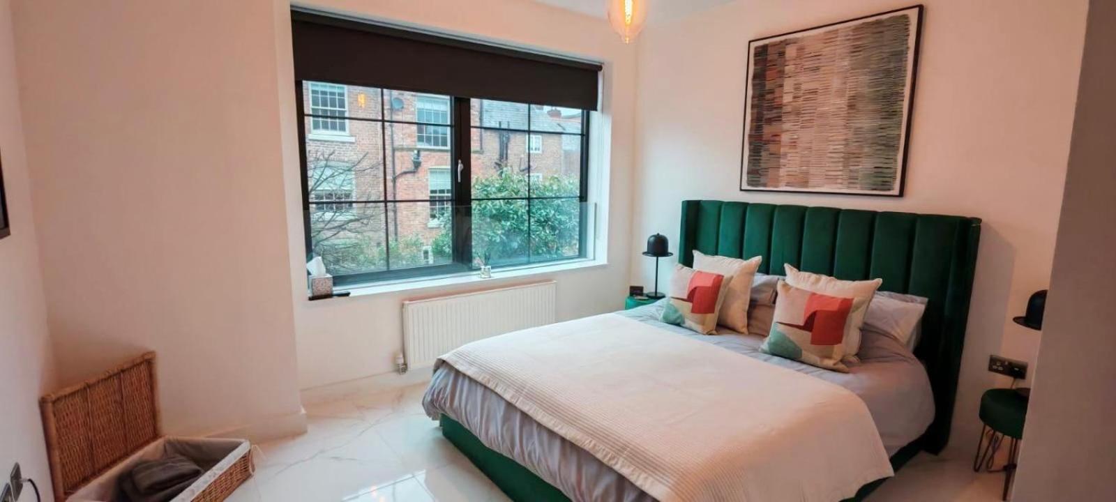 Luxury Apartment: City Centre, Stylish, Modern チェスター エクステリア 写真