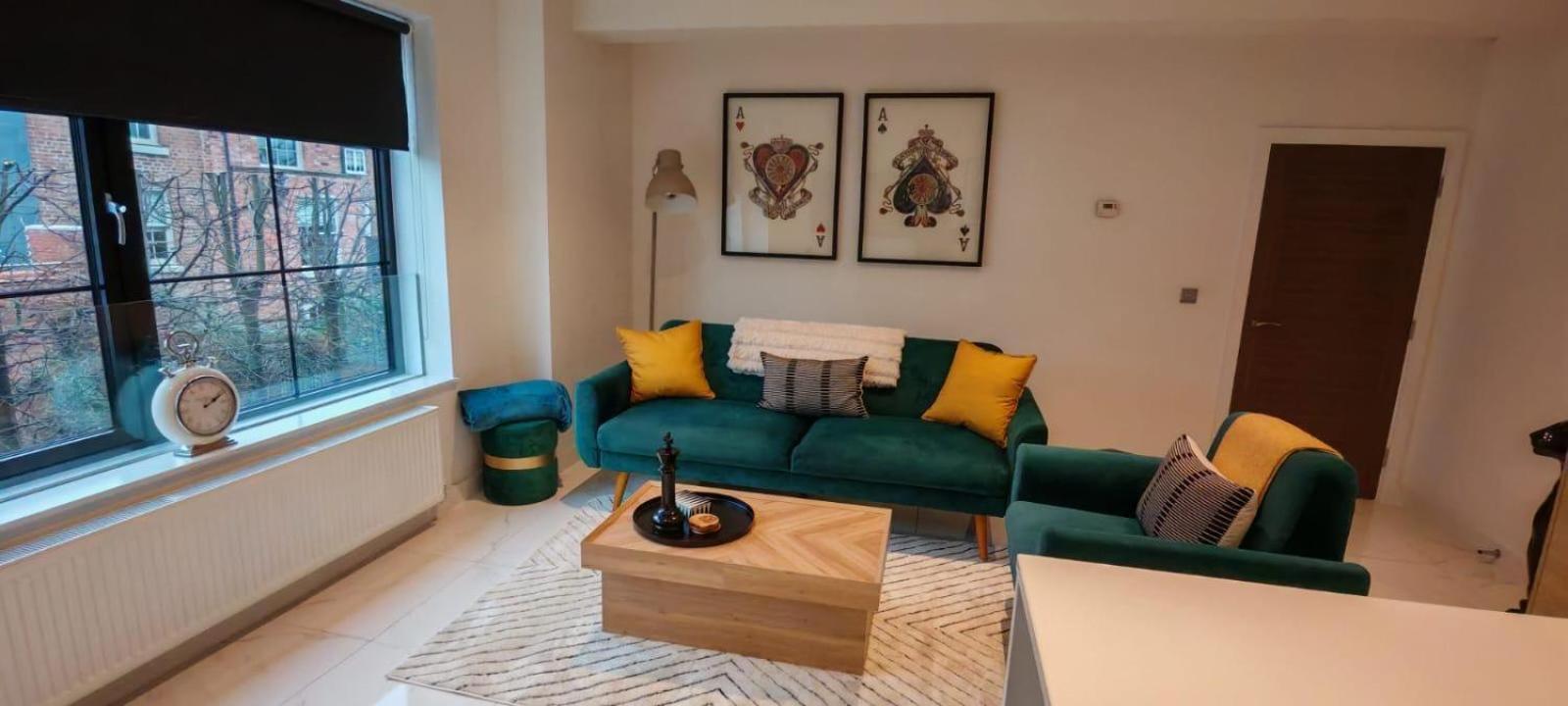 Luxury Apartment: City Centre, Stylish, Modern チェスター エクステリア 写真